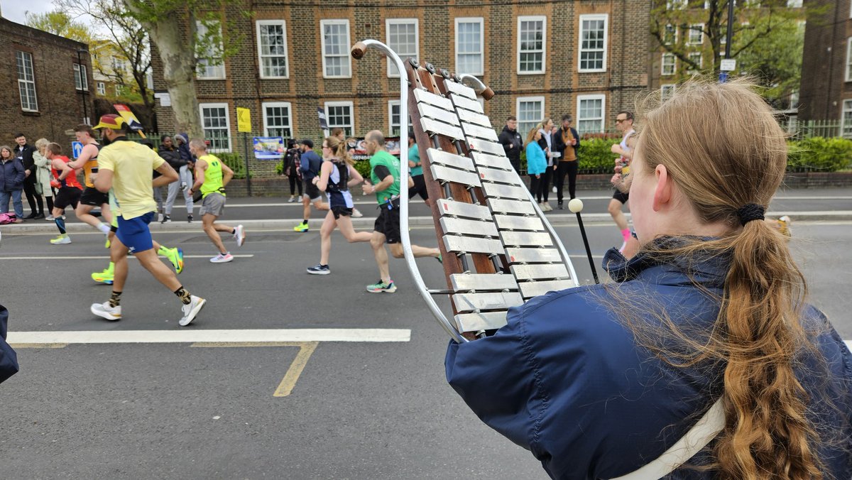 Today a group from the London Massed Bugle Band were performing along the route of the London Marathon to entertain the participants and spectators! #BoysBrigade #GirlsBrigade #LondonMarathon