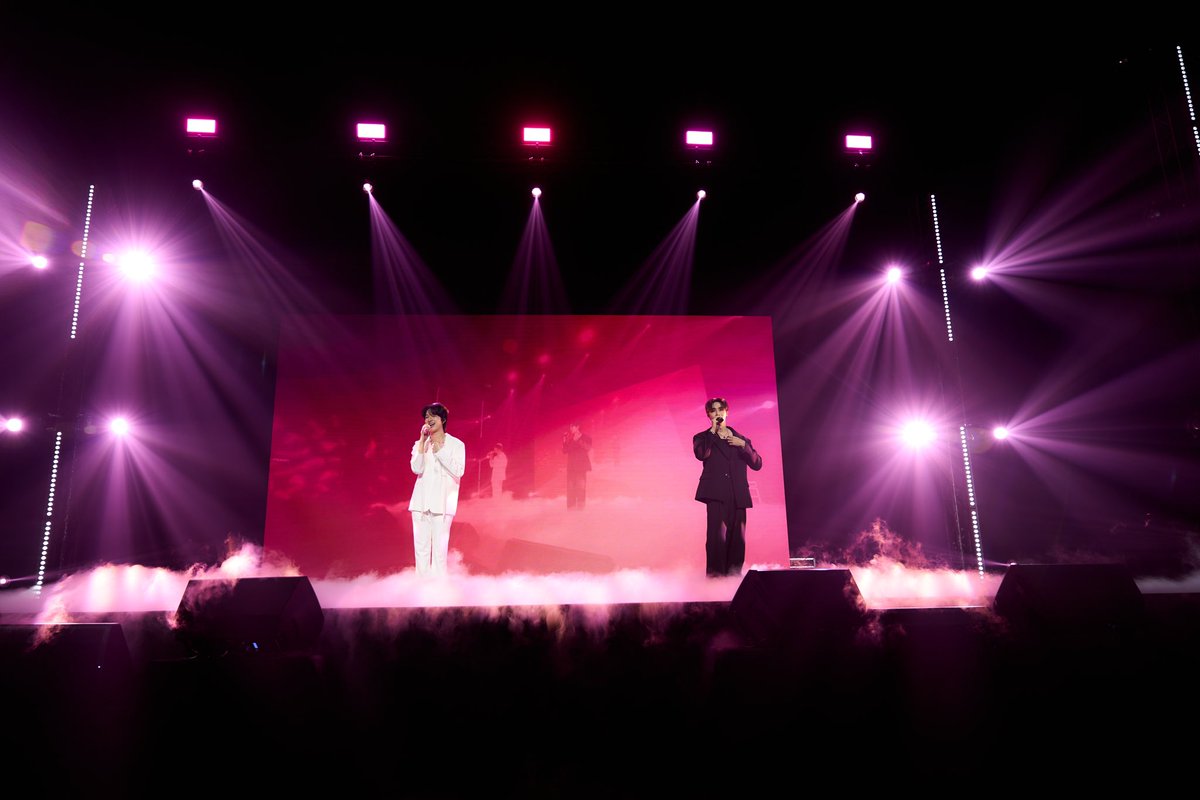 ขอบคุณแฟน ๆ ทุกคนด้วยนะค้าบ สุขสันต์วันที่เรารักกันนะคับ รักทุกคนมั่กๆ ขอบคุณสำหรับคำแนะนำดี ๆ ด้วยนะงับ และขอบคุณที่สนับสนุนเราเสมอ อยู่กันไปอีกยาว ๆ เลยน้า love you 😘

#ZNNBeCloser2ndFansign
#ZeeNuNew2ndPhotobook 
#ZeeNuNewBeCloser