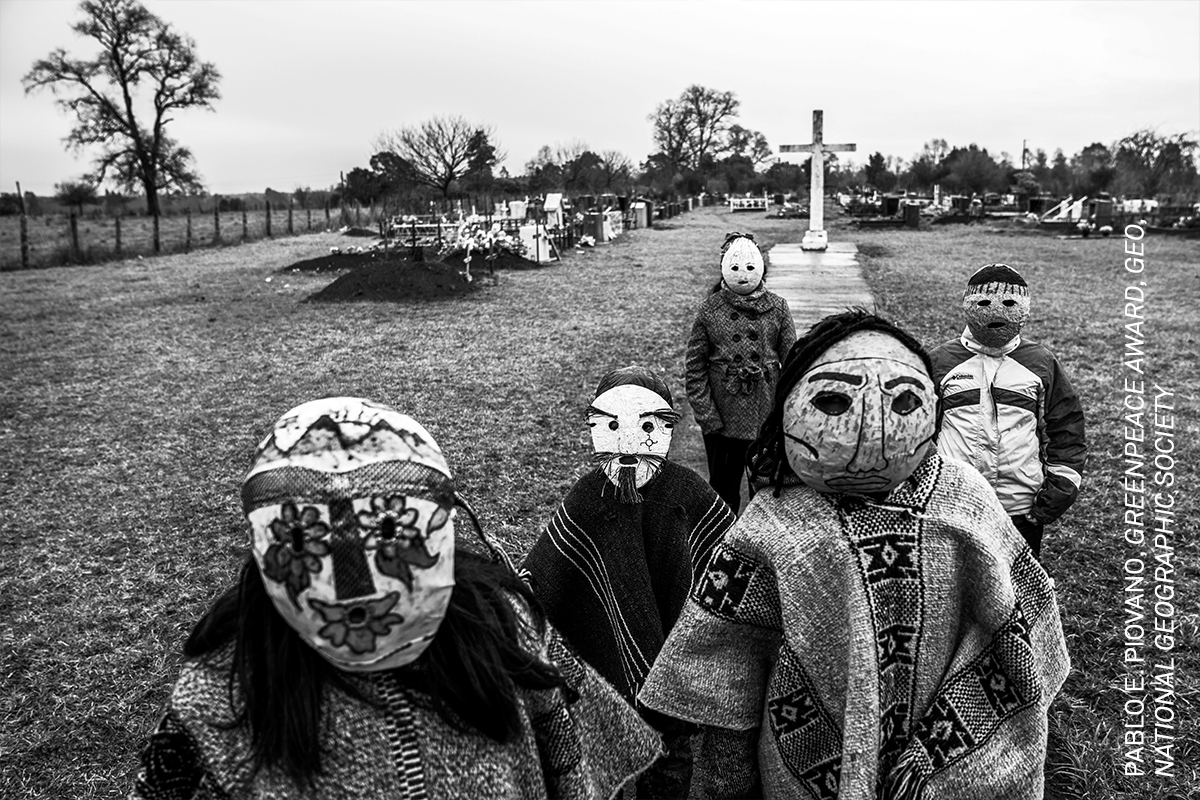 Photo of the Day | From the #WPPh2024 awarded ‘The Return of the Ancient Voices’ by Pablo E. Piovano, @Greenpeace Award, @geomagazin @InsideNatGeo, an insight into the Mapuche communities and their battle against commercial degradation of the environment: bit.ly/4atBmQd