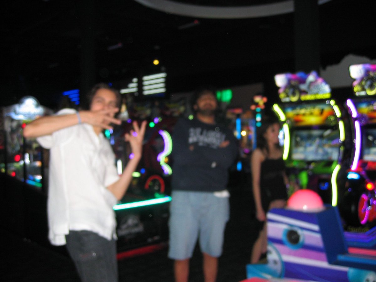 im_mooham's tweet photo. i almost broke the screen on one of the arcades https://t.co/HVd1BX1AYQ