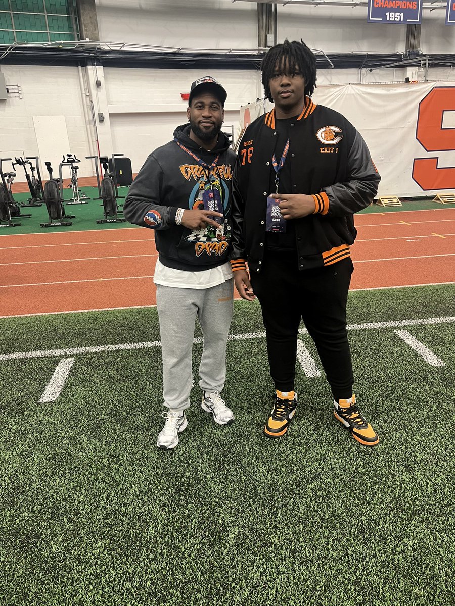 BigMook_78's tweet image. Thank you Syracuse🍊 for hosting me and my teammates at the spring game yesterday #exit6 #dart