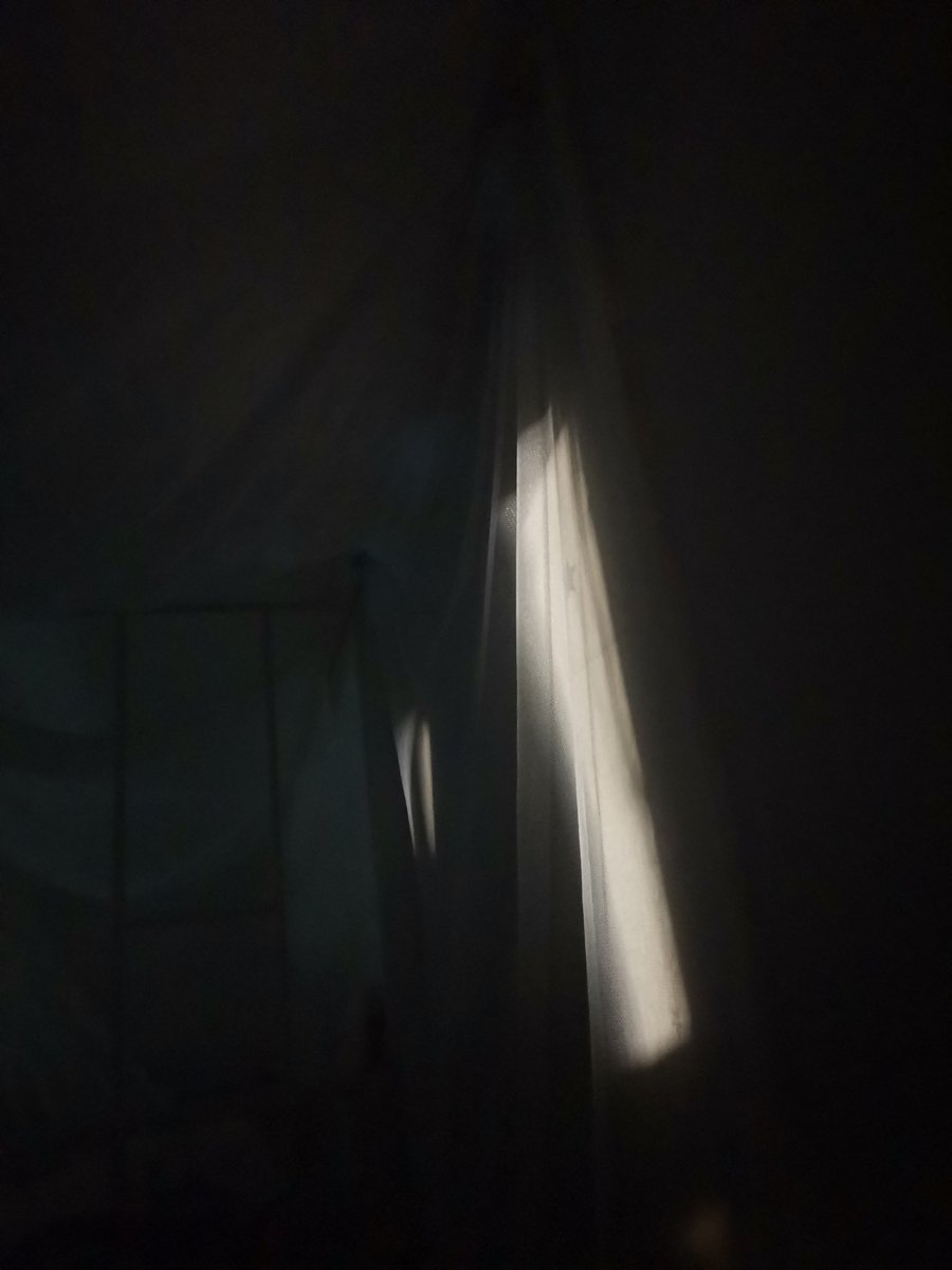 好累，睡不着😶 https://t.co/xC1Nqg3TeW