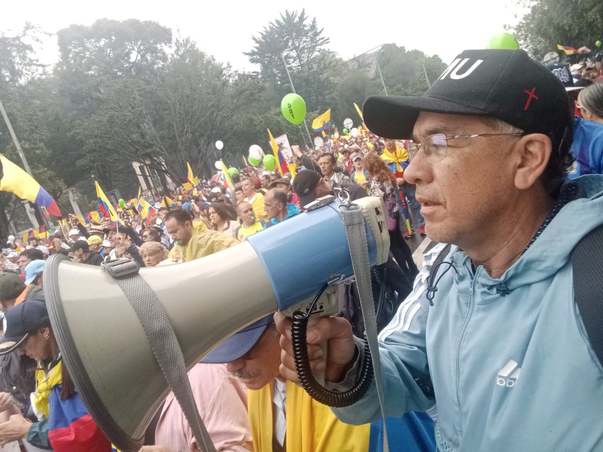 Emma Claudia Castellanos tweet media