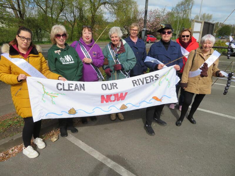 Members from Hough & District, Middlewyches, Woodnoth-cum-Shavington and Warmingham Wi’s, all in the Mercia Link, held a Clean Our Rivers Stunt by the River Weaver today.