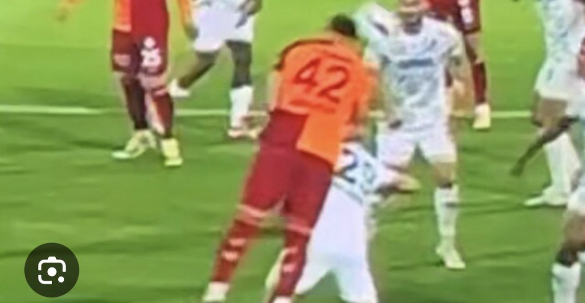 Alanyaspor-Galatasaray maçında görselde bulunan poziyonda gol iptal edildiyse, az önce gelen golde de iptal gelmesi gerekirdi diye düşünüyorum.