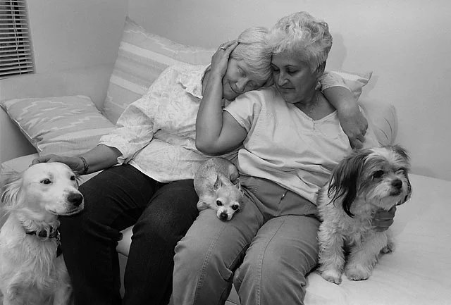 Lovely elderly lesbian couple Sheia & Dorothy (Santa Fe, USA), 1988 ⚢
#LesbianHistory #LesbianArchive