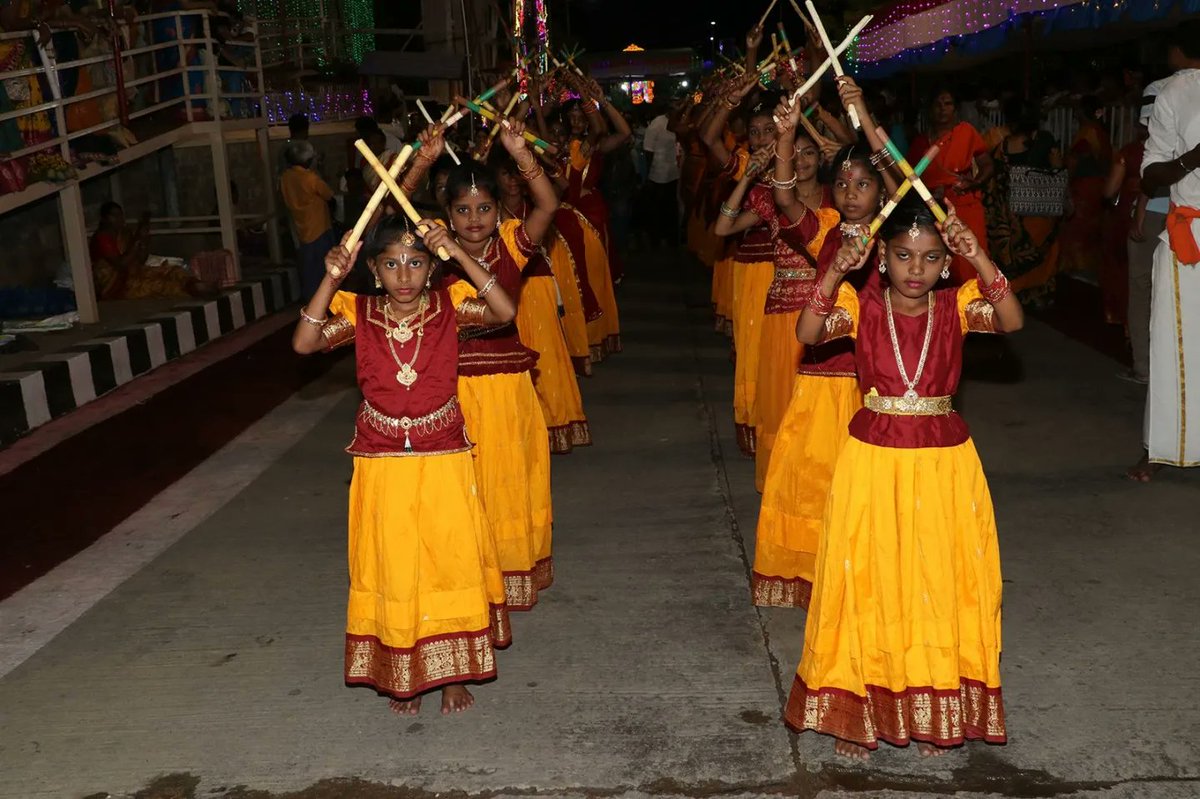 Garuda Seva Held

The annual Navahnika Sri Ramanavami Brahmotsavam at Vontimitta entered the fifth day on Sunday.

In the evening, Sri Rama flanked by Sita Devi and Lakshmana Swamy took out a celestial ride on Garuda Vahanam to bless His devotees.