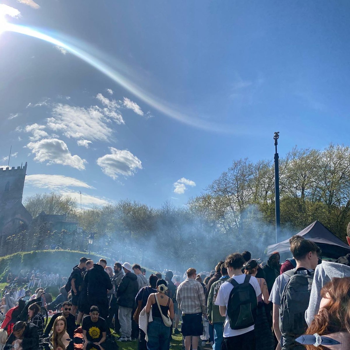 peenaloap's tweet photo. Castle park yesterday was so busy https://t.co/gnV0UGUPQy
