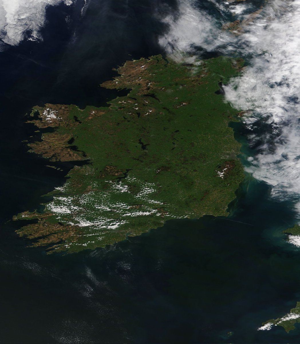 Satellite view of Ireland today from the modis Satellite. Nice sunshine through much of the country. ☀️ donegalweatherchannel.ie/latest-satelli… #ireland #weather #meteorology
