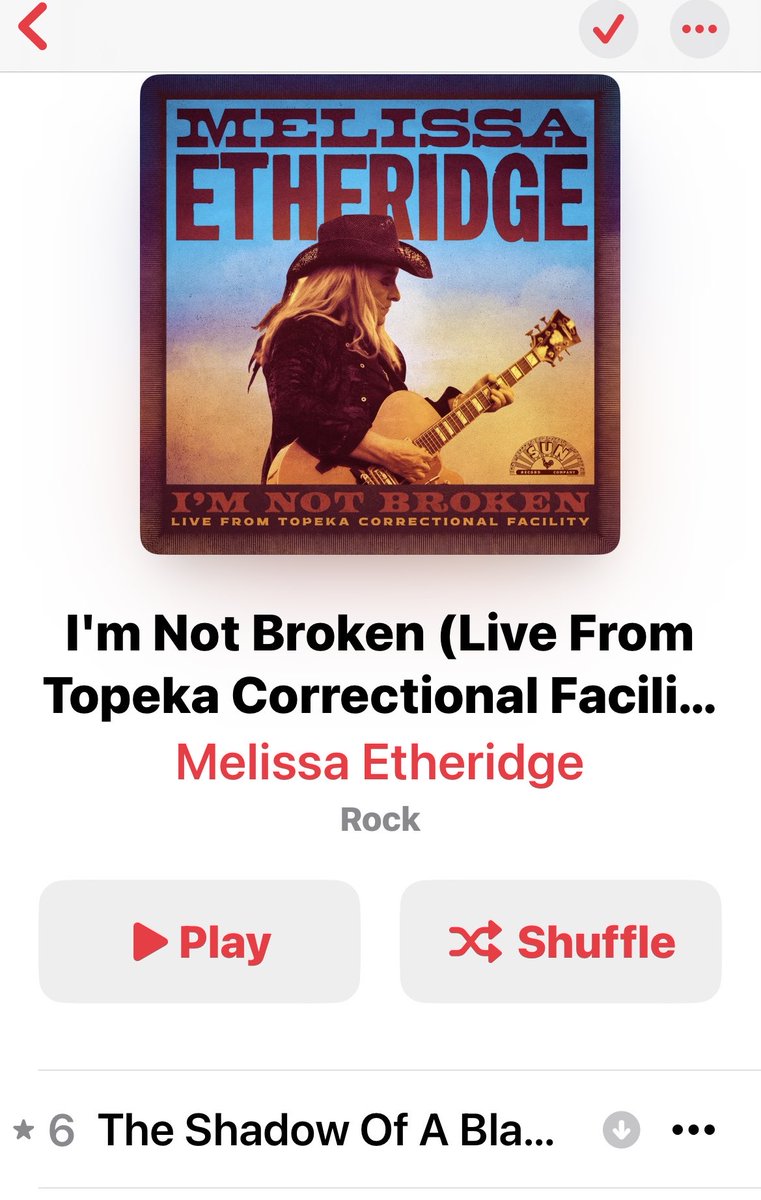 Sunday morning #Music 🎸🎤🔥 sounds best when you are drinking out of a MElissa ⁦@metheridge⁩ cup! 🥰 Get #NEW music on ⁦@iTunes⁩ or ⁦@Spotify⁩ #ImNotBrokenTour #TheShadowOfABlackCrow