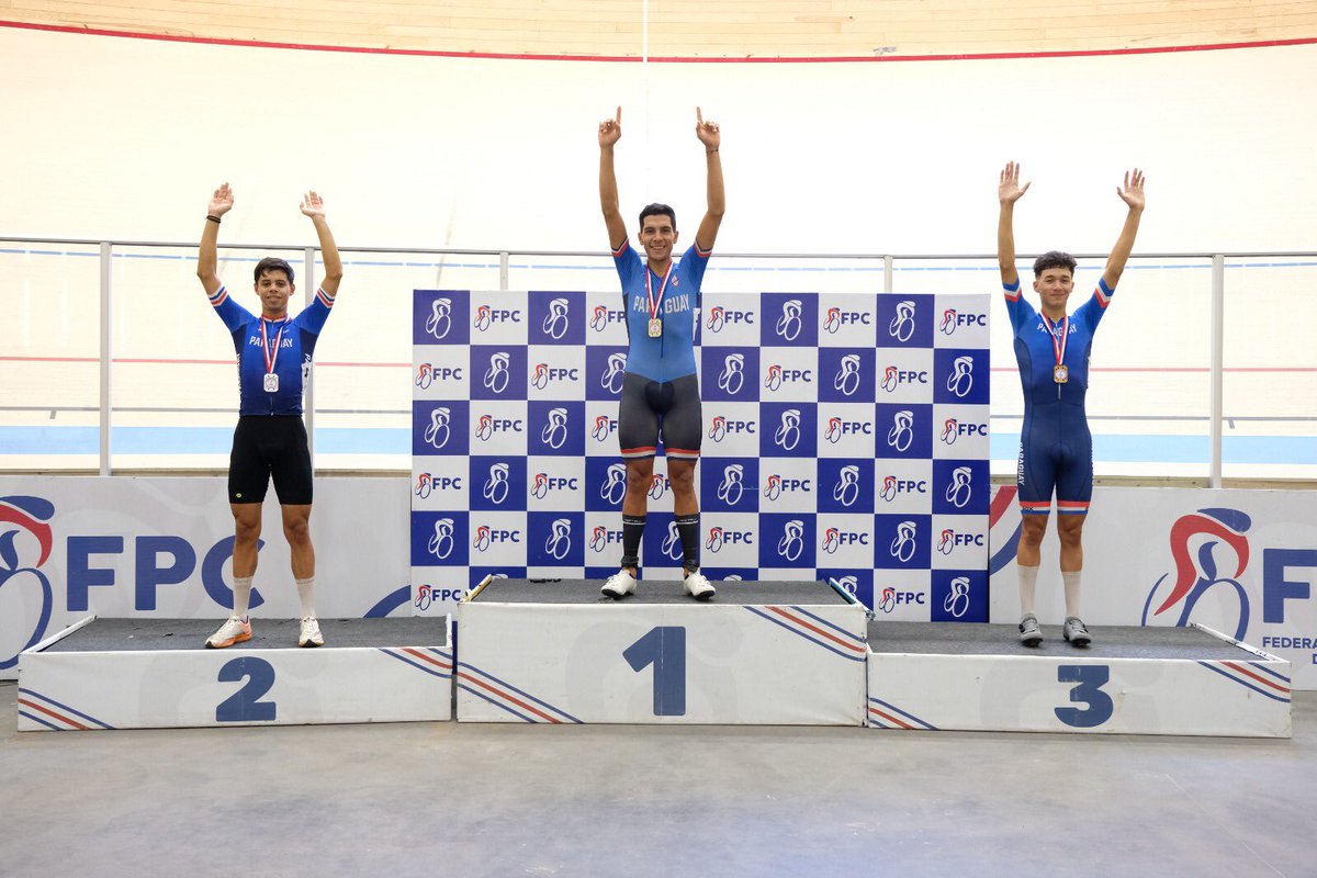 Tercer y último día de la I Copa Paraguay Internacional de Pista 🚴🏼‍♂️🏆

Donde el Team Paraguay 🇵🇾 cosechó varias medallas en las categorías junior, Sub 23 y Elite 💪🏽 

¡Vamos Paraguay! 🏅 

#ParaguayPuede #TeamParaguay #CiclismoPista