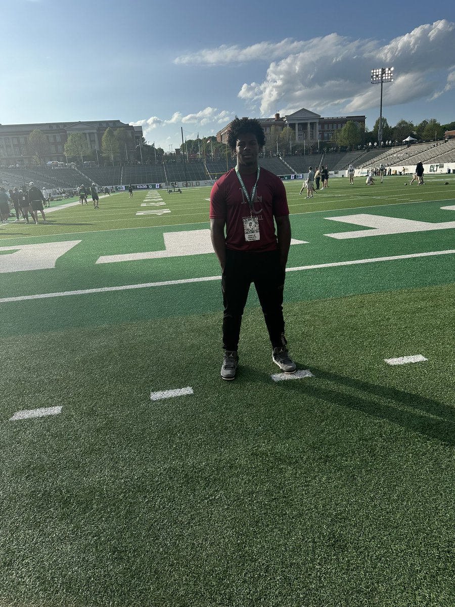 Had a great time at UNC Charlotte! Thank you for having me🙏🏾<a href="/BiffPoggi/">Biff poggi</a> <a href="/JacksonBlock17/">Jackson Block</a> <a href="/NickWelsh18/">Nick Welsh</a> <a href="/CooperHyatt1/">Cooper Hyatt</a> <a href="/Coacher_King/">Tyler King</a> <a href="/CoachDorsey7/">Wayne Dorsey</a> <a href="/CoachKTinsley/">Kennedy Tinsley</a> <a href="/ToCreek/">WELCOME TO THE CREEK (Mallard Creek Football)</a>