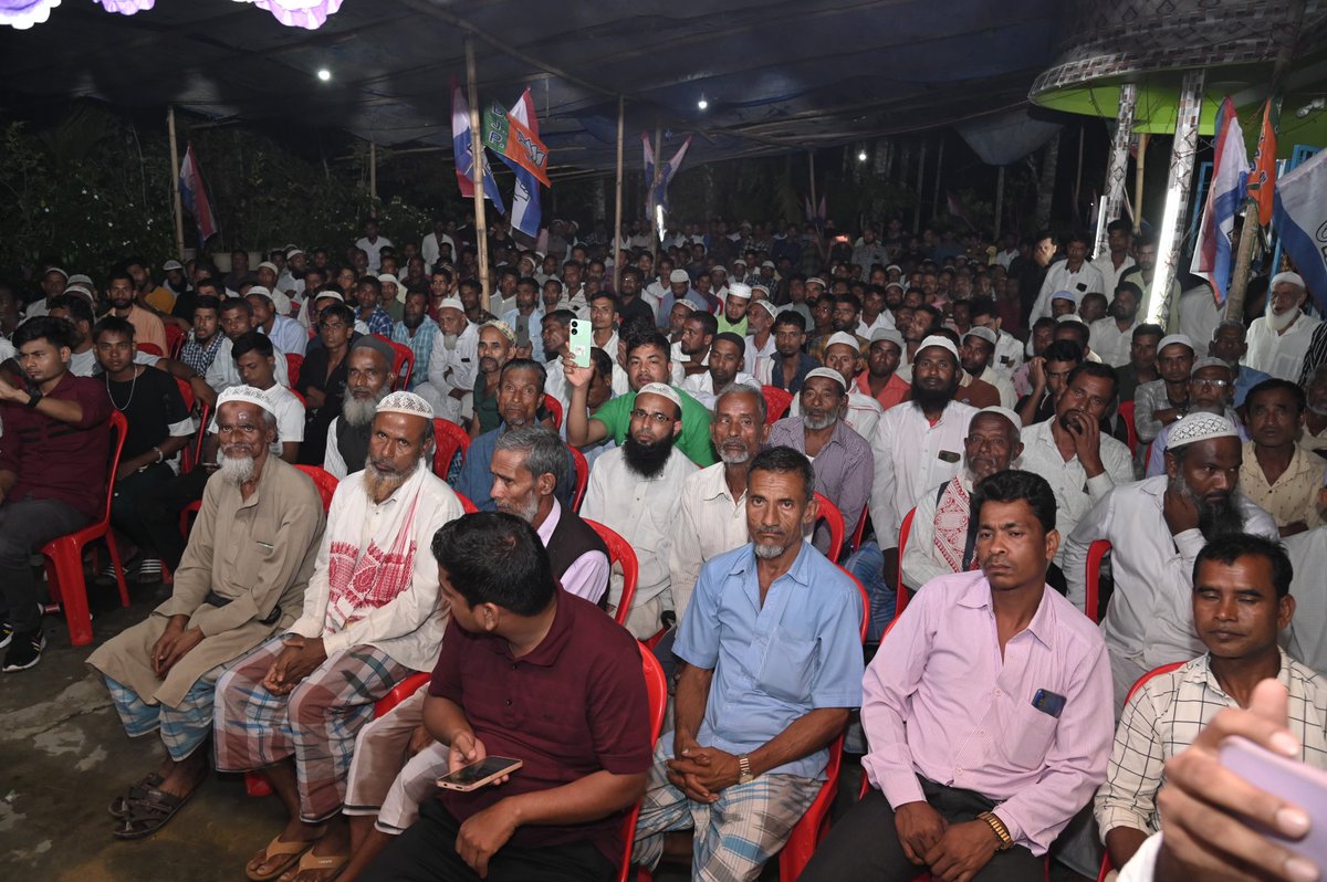 Campaigned for NDA Mitrajot candidate for Karimganj LS constituency Shri @MallahKripanath in a rally organised by AGP at Binodini Bazar today.