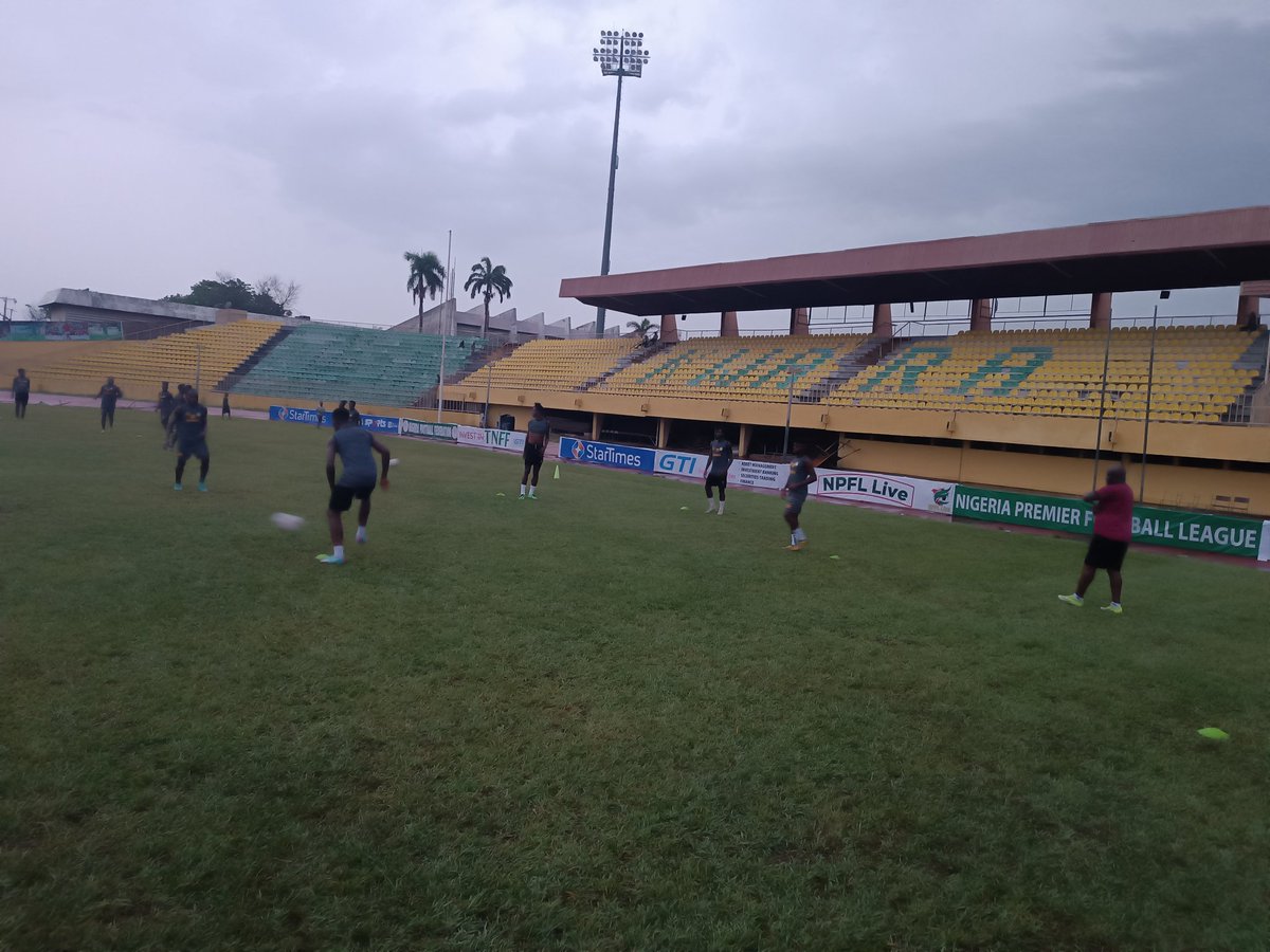 A late evening work out session for our boys here at the Kwara State Stadium, Ilorin in anticipation of tomorrow's clash against Osun United.

#OSUSOL #MD19 #NNL24