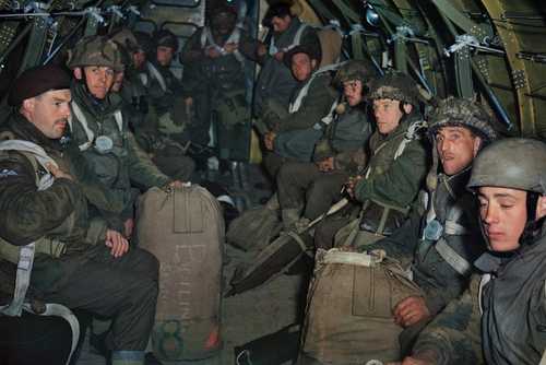 British paratroopers on board a C-47 aircraft before taking off for a practice jump at the Royal Air Force base of Down Ampney, England, in preparation for Operation Market Garden; September, 1944.
#WW2History #Paratroopers

Source: WW2incolor