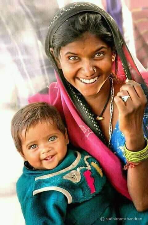 SunelSurendra's tweet photo. दोस्तों इस मुस्कुराहट का कोई मोल नहीं है ये अमीरी और गरीबी में कोई फर्क  नही देखती हैं https://t.co/exMmG1WZTz