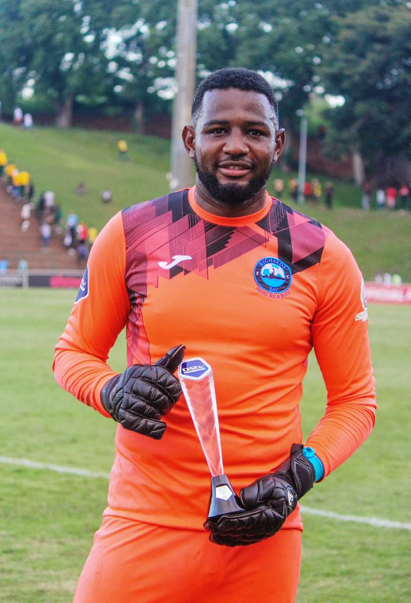 It’s back-to-back clean sheets for @UgandaCranes goalkeeper @jmalsalim16 in the @OfficialPSL.

He had a man of the match performance today as @RichardsBayFC_ beat @KaizerChiefs.

#GoLocal ⚽️