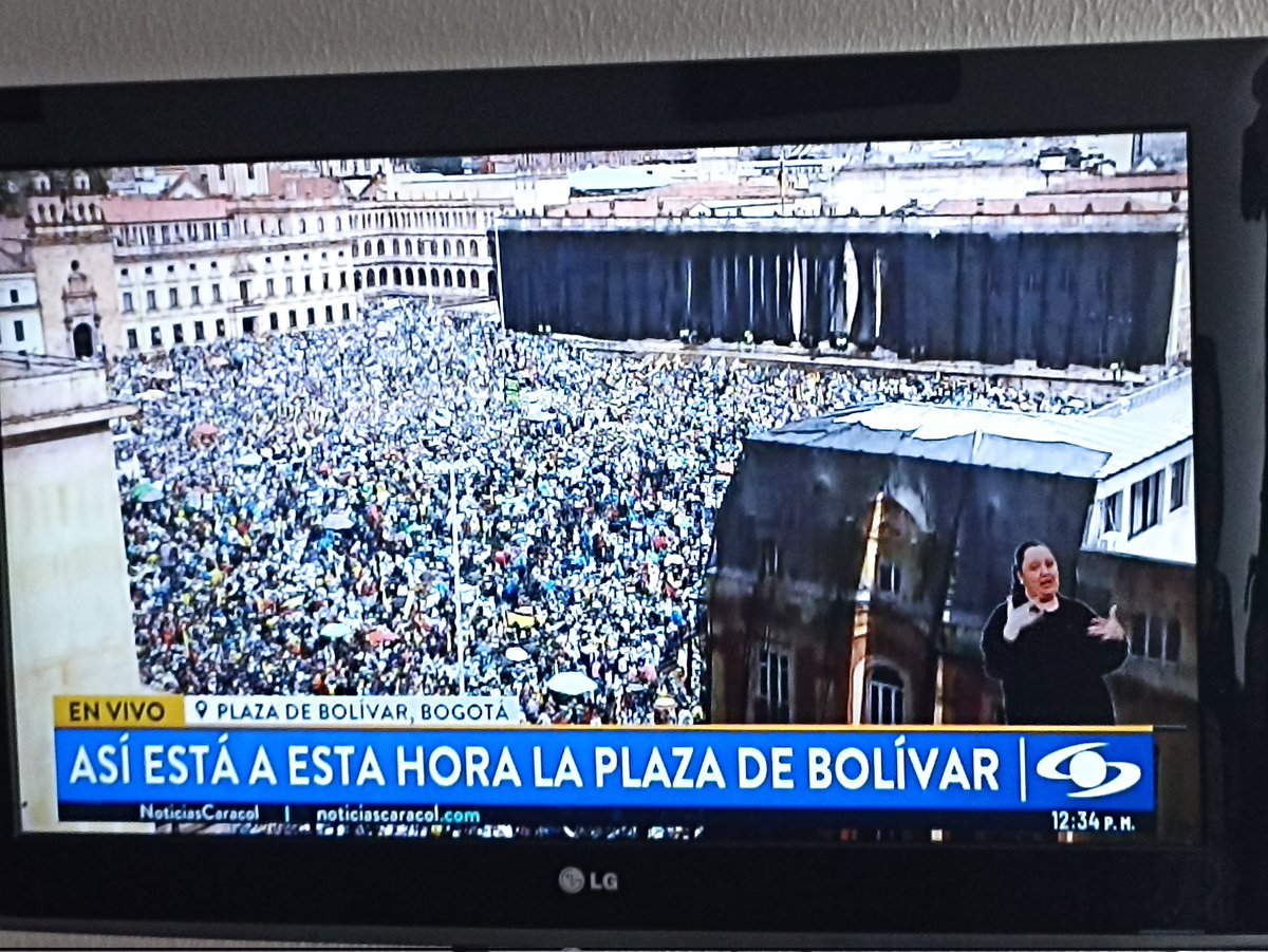 elianuno's tweet photo. ‼️Histórico❗el pluralismo en Colombia se pronuncia contra el Gobierno 🇨🇴. Por una coherencia política. La Constituyente del 91 se respeta ⚖️☑️ https://t.co/S0rGygDwML