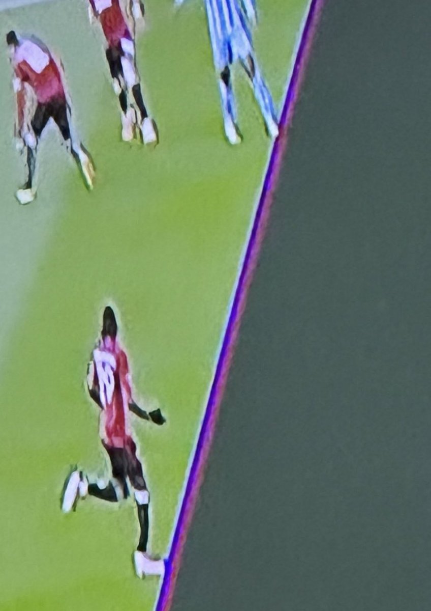 Can someone explain to me why the line has been coloured over the United’s players foot and not the Coventry’s?