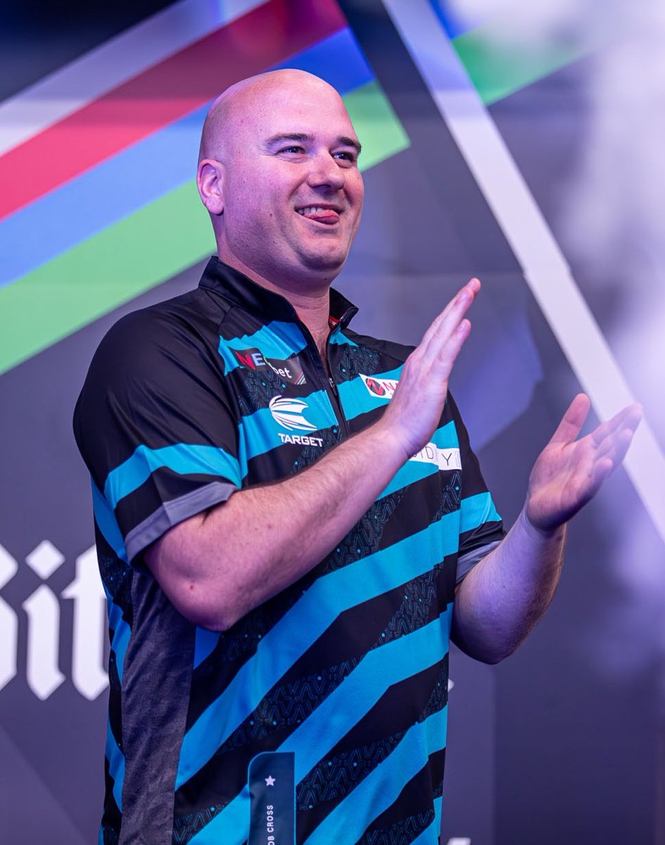 VOLTAGE INTO SEMIS! Reigning Champion Rob Cross picks up a convincing 6-2 win over World Champion Luke Humphries in the European Grand Prix. ⚡️