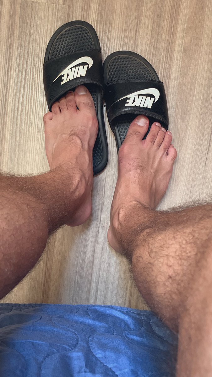 fetichesp_'s tweet photo. qual o puto que vai cheirar o pezão 43 hein https://t.co/CgZbZbhDQh