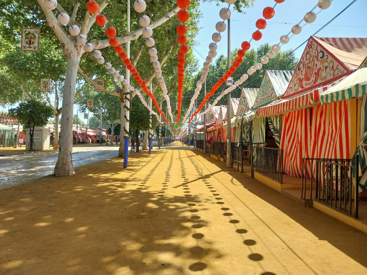 En este enlace podrás solicitar el código para poder votar en el referendum convocado por el Ayto de Sevilla por una Feria de Abril con el formato actual o con el formato tradicional de lunes de pescaíto a domingo consultaferia.sevilla.org