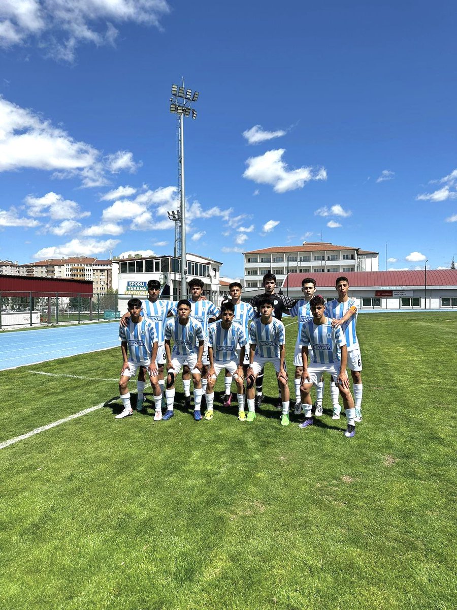 Tebrikler Gençler ⚽️👏🏻

U16 Türkiye Şampiyonası’nda şehrimizi temsil eden Selçuklu Belediyespor Kulübü U16 Futbol Takımımız, şampiyonada 2.Kademeye yükselerek son 16 takım arasına adını yazdırdı. 

Başarıda emeği geçen sporcularımızı ve antrenörlerimizi tebrik ediyor, 2.Kademe