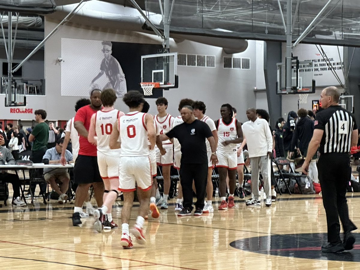 🚨Coverage Updates🚨 Last possession down, smooth finish by @MauriceEddie21. Started right side wing extended. Used a burst to get to the hoop & a used the defender with the left hand finish. @DriveNation_Dfw 15U 40 @_teamfoa Red 38 #GASO #AlamoCityHoops @TexasHoopsGASO