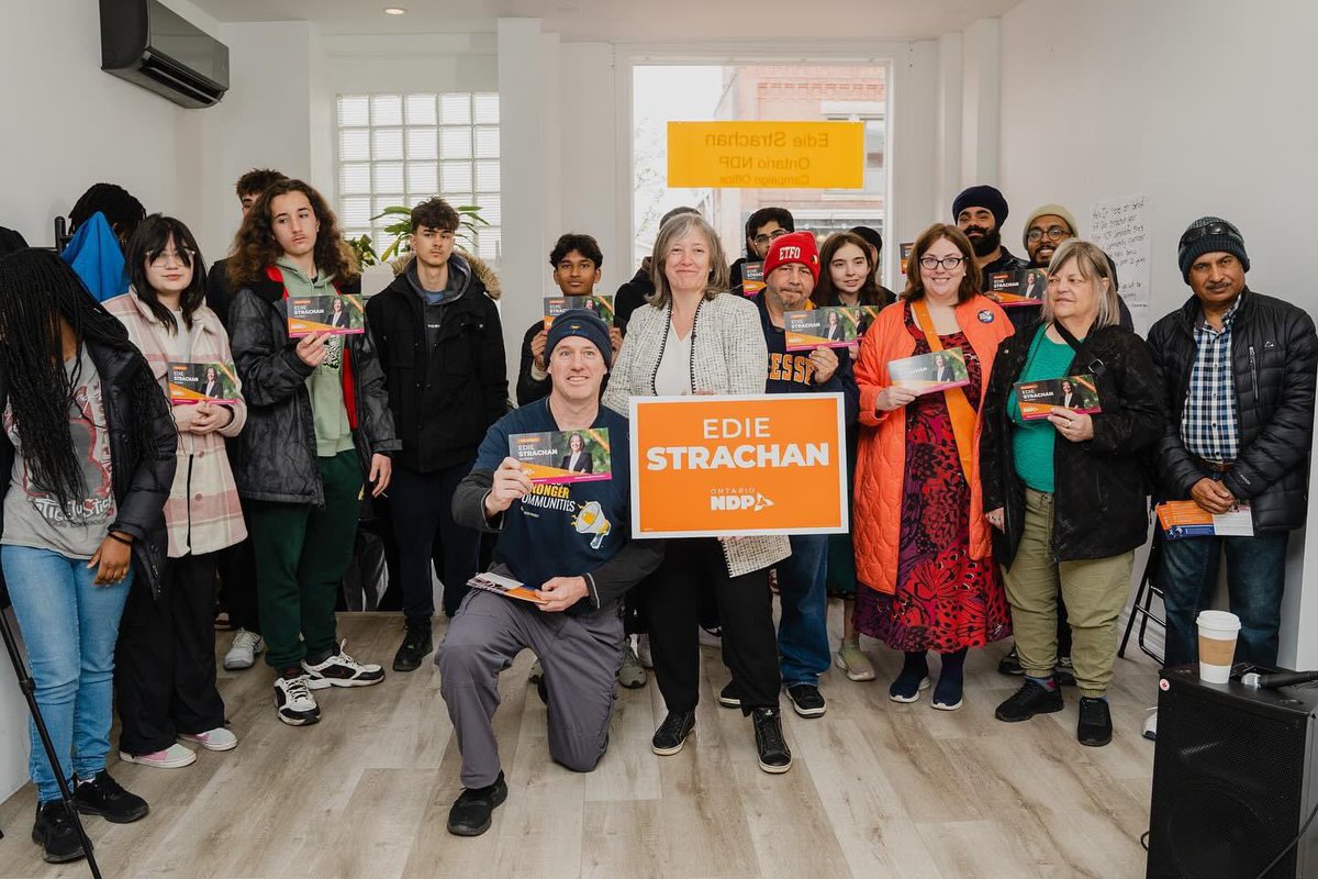@OntarioNDP canvass yesterday in #Milton. Ppl don’t want privatized healthcare/education OR quarries. Miltonians are concerned about a govt always under investigation of wrongdoing. Ppl want trust back @ QP. @ediestrachan is honest, dedicated & works to make a difference. #onpoli
