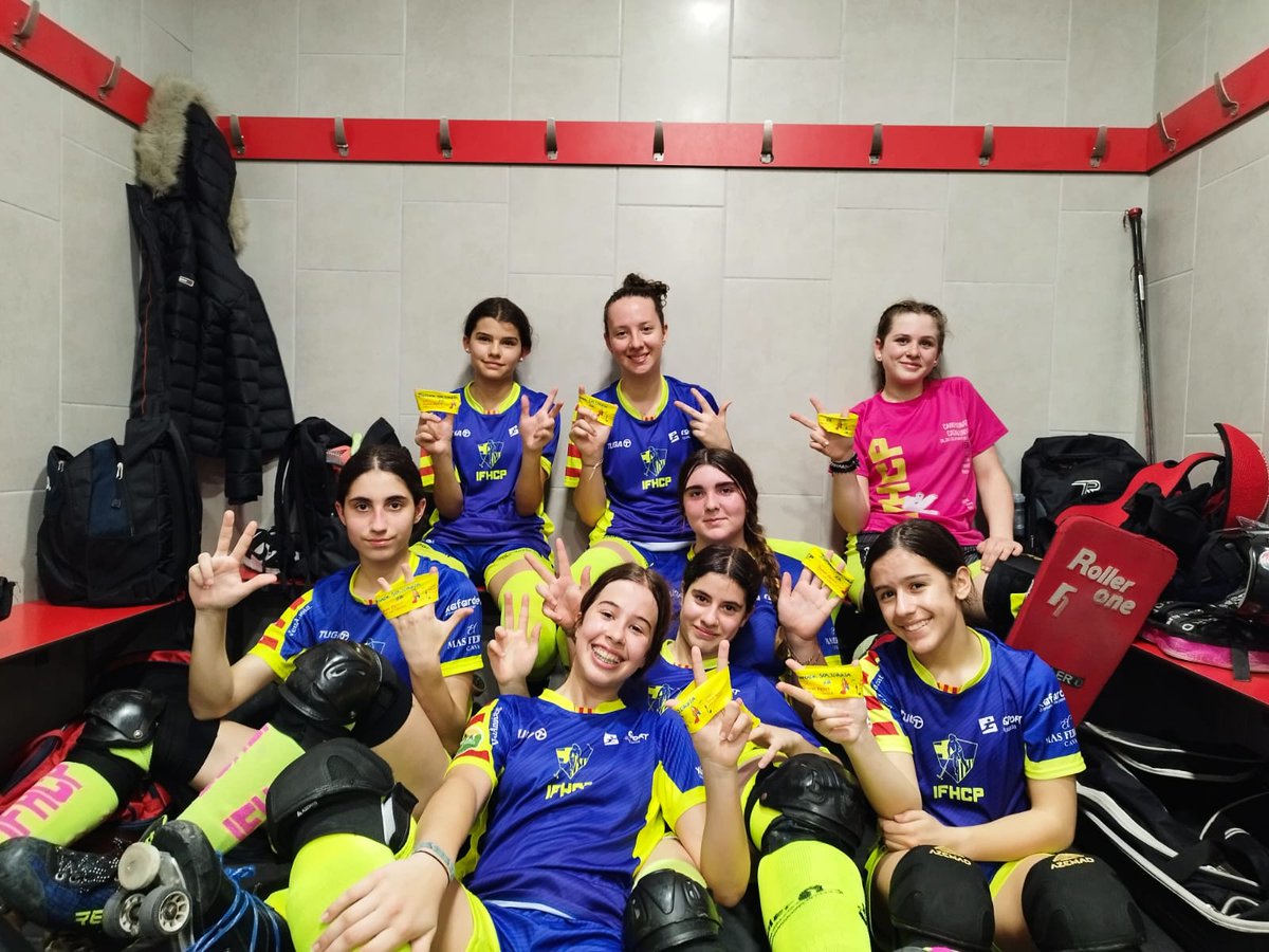 IgualadaFHCP's tweet photo. 🔵🟡 RESULTAT 🔵🟡

@martinenchoquei 0-2 #FEM15 B

#Igualada #IFHCP #EsportFemení #HoqueiPatins #baseIFHCP https://t.co/gw28Hs6tpT