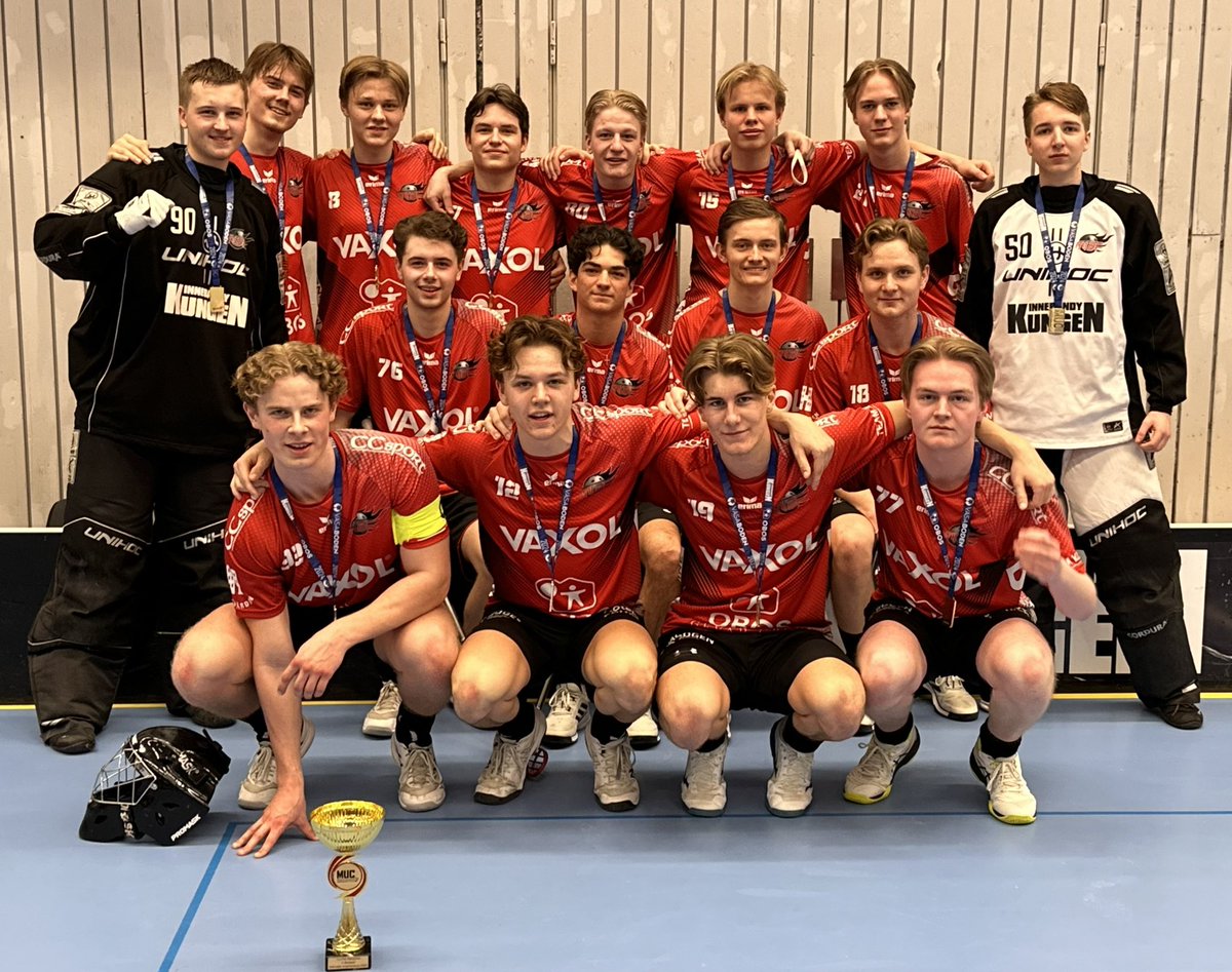 Dala_8's tweet photo. Vinnare MUC 2024 🏆🥇👏🏼👏🏼
Vi vänder 2-5 med 5 minuter kvar till 6-5 🪄 Vilka killar ❤️🖤 https://t.co/NhcYDxmkZm