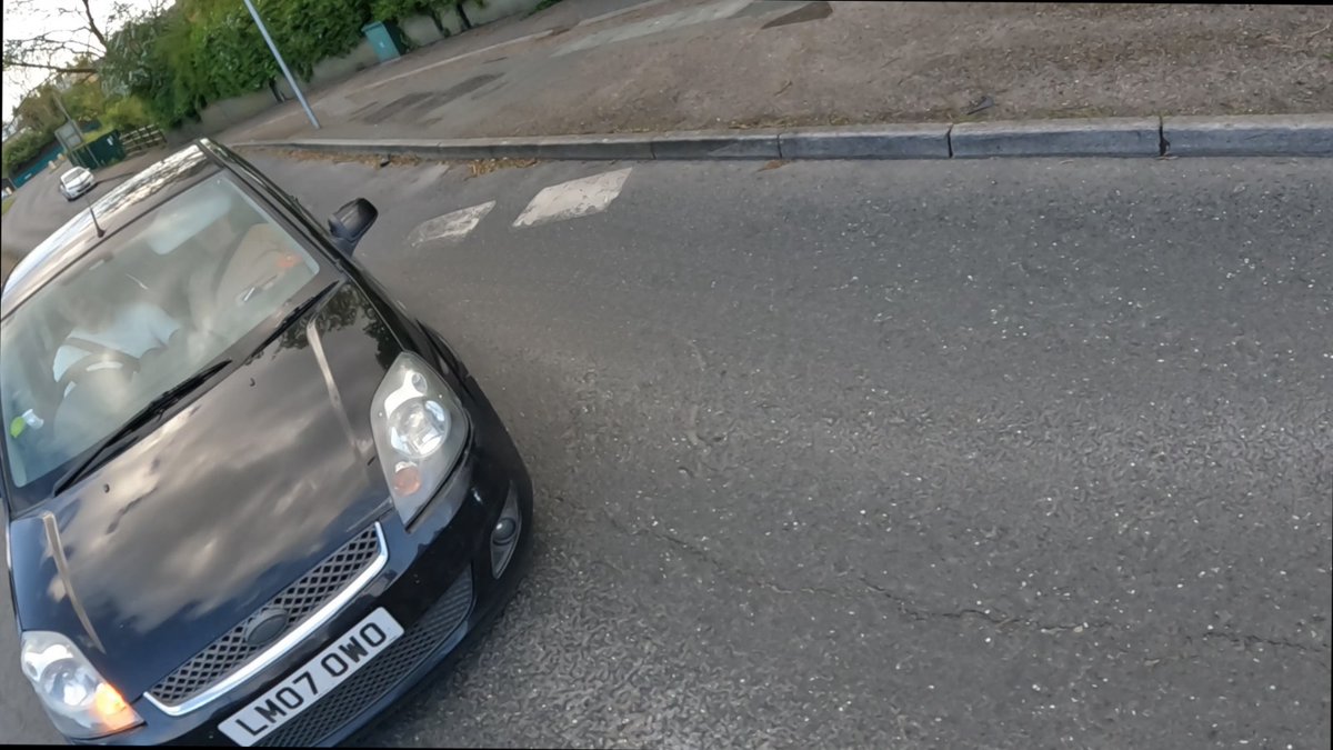 Sueperb2's tweet photo. @redeader @SonOfTheWinds @cyclegaz @SaferEssexRoads Near miss of the day with a car not giving way at a roundabout also on phone.
#Braintree #Essex #NoExuses https://t.co/05ViFUEzG1