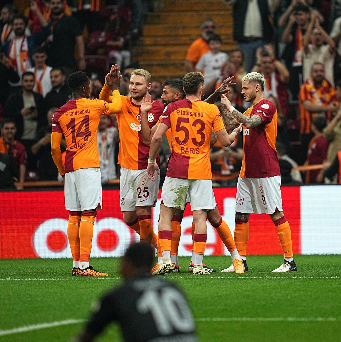 Avrupa’nın 10 büyük liginde bu sezon tüm iç saha maçlarını kazanan takımlar; Galatasaray (17/17) Sporting (14/14)