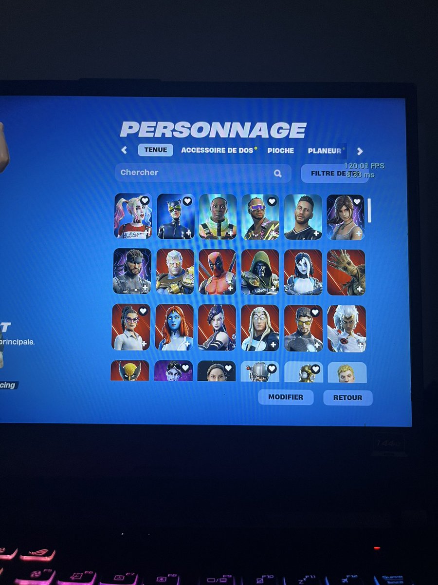 Store_Vbucks's tweet photo. Compte à vendre 236 skins 197 pioches 744 emotes 
Joue depuis saison 3
Plus de photo en DM https://t.co/AwHyL7Vbqz