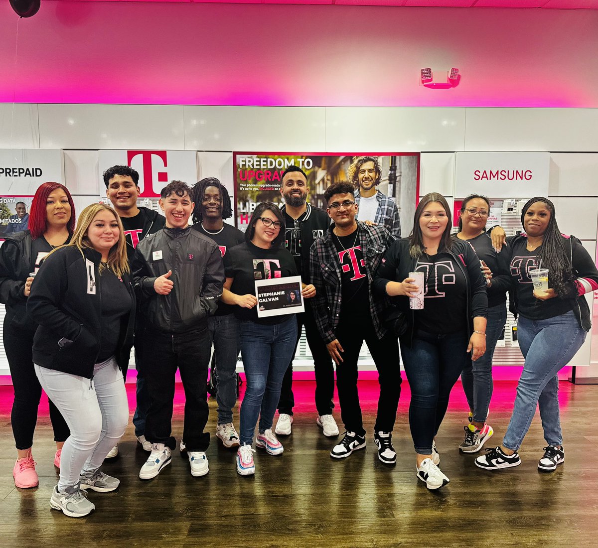 So very proud of my team ❤️
Champ Dallas always here to represent ✨💪🏼
Thanks to boss man <a href="/D_Hernan31/">David Hernandez</a>  for a successful Q1 Meeting 🏆
#ChampDallas #DFWSouthWolves 🐺