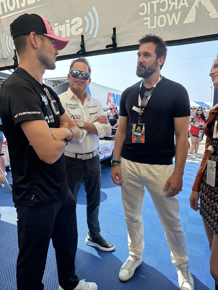 Just two Brits having a chat. Thanks for stopping by @CliveStanden! #AGPLB // #DRVPNK