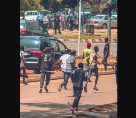 In case you're looking for people that caused mayhem during The ENDSARS protest, look no further and don't ever try to re-write history, these are the people.