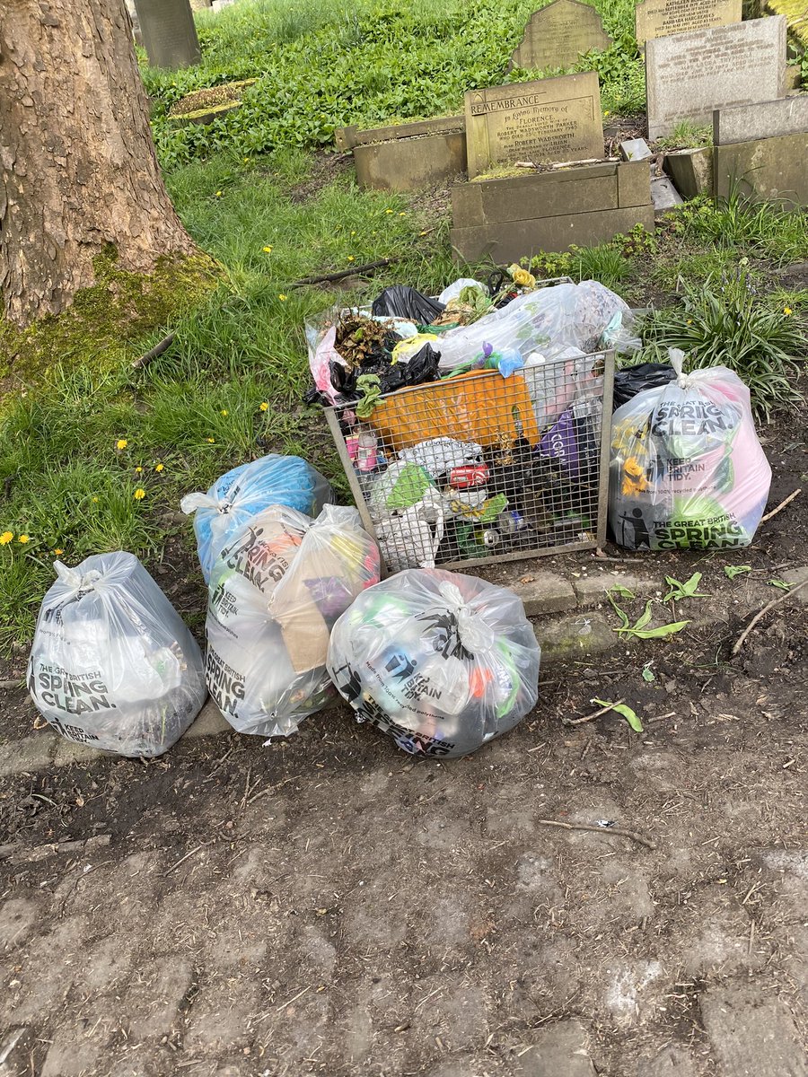 Absolutely shocking the state of the bins in Stony Royd cemetery. Wish I had taken gloves out with me on my walk but managed to fill 5 bags with overflowing rubbish from this one alone. @Calderdale @lwcalderdale @KeepBritainTidy