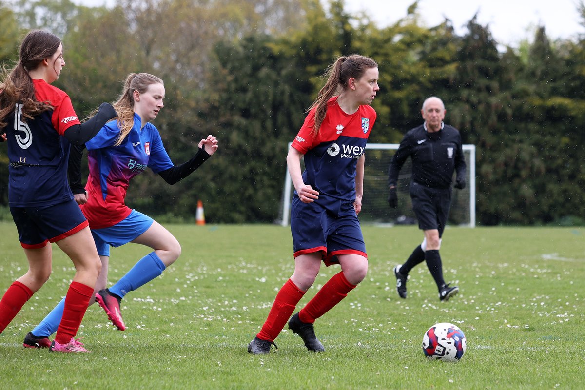 An important win for Bure Valley in the chase for the top of Div 2 this afternoon. They won 3-0 against Shrublands in difficult conditions. A huge match next week against Stalham Town. #football #womensfootball #norfolkfootball #photography