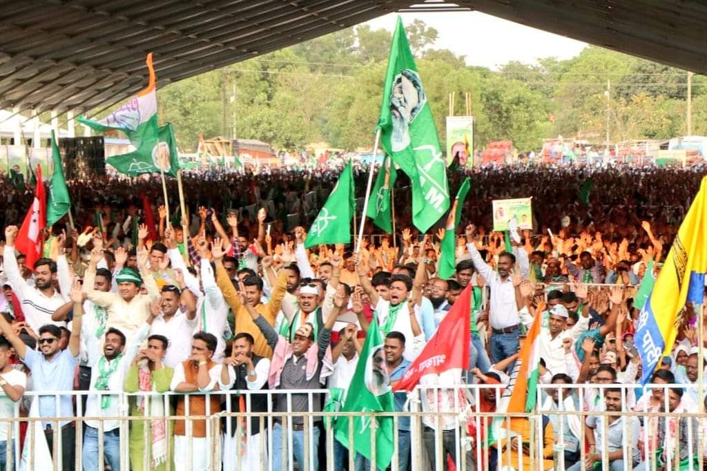 The Ulgulan Maharally in Ranchi today was a great show of unity and resolve of the fighting people of Jharkhand. Even as PM Modi was delivering one of his most obnoxious hate speeches in Rajasthan, the historic land of Birsa's Ulgulan sounded the bugle against hate, lies & loot.