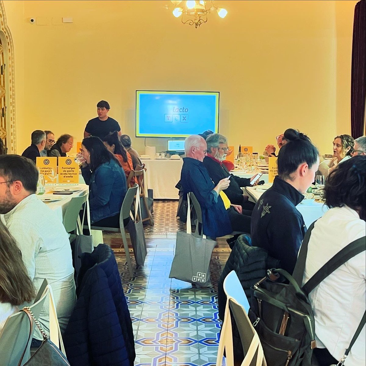 elitorne's tweet image. Un plaer formar part un any més d’aquesta festa tan bonica del formatge artesà!
Ja son molts anys de col•laboracions conjuntes i és que ens encanta 🥰
Llarga vida al @LactiumVic 🤍

#lactium #formatge #formatgesartesans #formatgeartesà #vic #lactiumvic #ajuntamentvic #lactotex