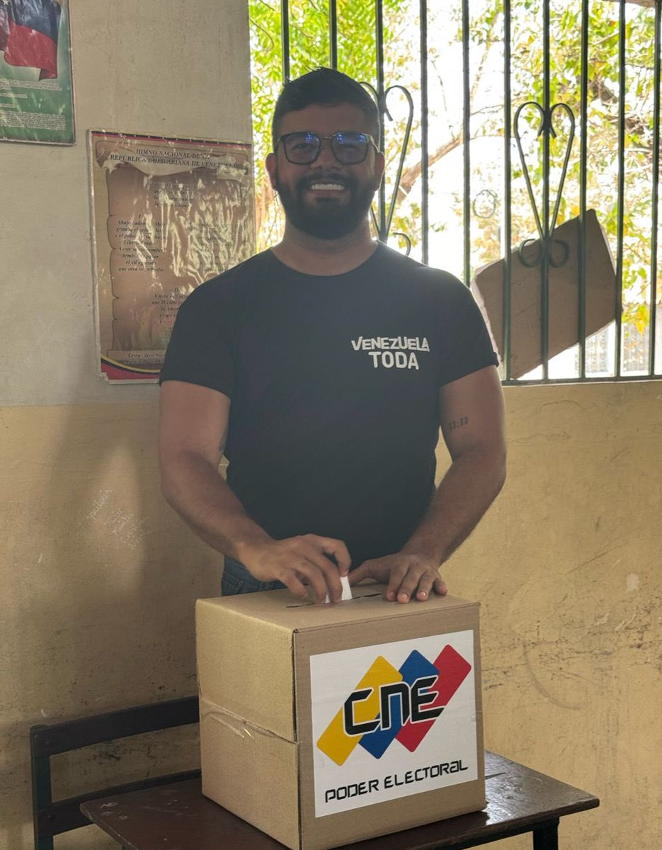 TeatroLMRSucre's tweet photo. #SucreEnConsultaVictoriosa || Pdte. De la Fundación Teatro Luis Mariano Rivera, Lcdo. Anil Pestano, ejerció su derecho de participación en la elección del Proyecto Comunitario 💪🏼 https://t.co/nA3KR9GOOZ