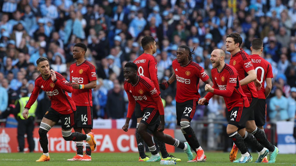 manutd_world's tweet image. Erik ten Hag: "Ini tentang mentalitas pada saat itu (adu penalti). Anda punya rencana dan memiliki kepercayaan diri penuh, jadi saya mengatakan kepada mereka untuk tetap berpegang pada rencana tersebut."

#PostMatchReaction
#COVMUN #PialaFA