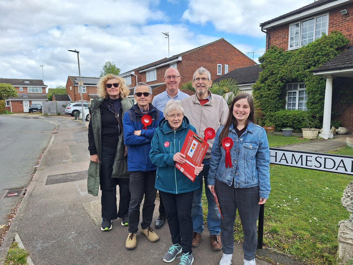 Great weekend canvassing with the team! Together, we'll turn St Albans red again ❤️ 🌹