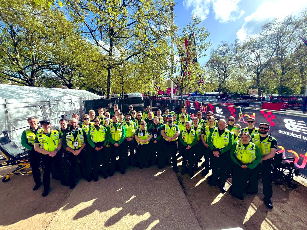 From brilliant marathon runners raising money for charity to coordination and teamwork across London’s #EmergencyServices 👏 Always a pleasure to be a part of the #LondonMarathon alongside @SJALondonRegion @metpoliceuk @CityPolice and many other partners 💚 #TeamLAS