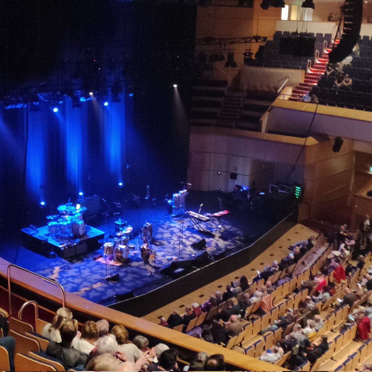 Another in an occasional series of pre-show empty stages... This evening we're back at The Royal Concert Hall Glasgow @GCHalls for the first UK gig of the tour with The Mavericks @MavericksMusic There'll be dancing 💃🏼🕺🏼