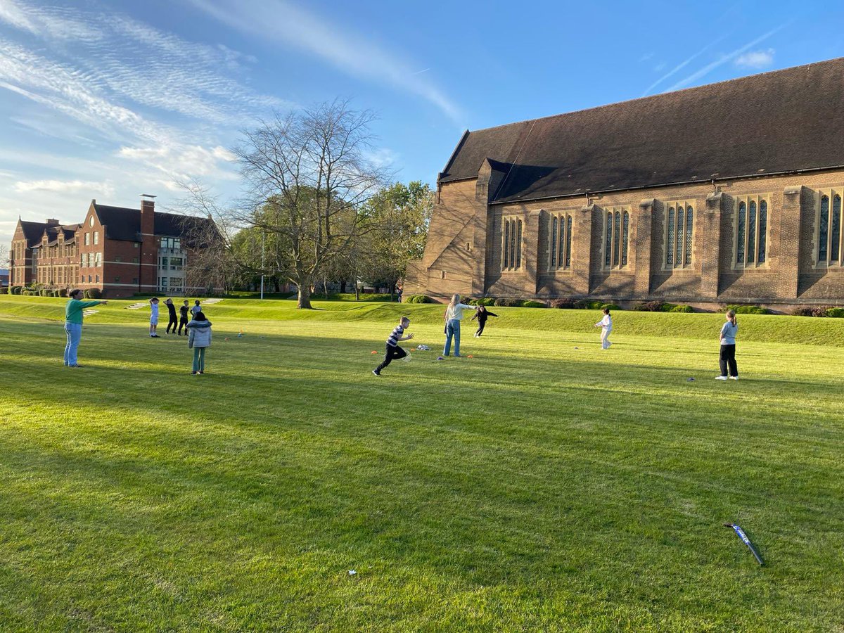 Boarders from Page House are making the most of a beautiful evening with a game of rounders. #BromsPage #BromsBoarding #ILoveBoarding