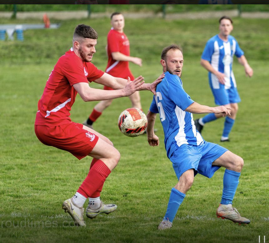 TigerSportPhot1's tweet photo. Grassroots to Greatness 
@PainswickFC Leaders  3 points clear game in hand
league:@Stroud_League 20/4/24
Division 1 Level 14 English 🏴󠁧󠁢󠁥󠁮󠁧󠁿 ⚽️Pyramid 
Promotion to @GNSLOfficial Div 2
Affiliated to @GlosFA 
@wotton_rovers 0 (Blue/White)
@PainswickFC 3 (Red)
Photos by Matt Bigwood https://t.co/KWgmzD81zN