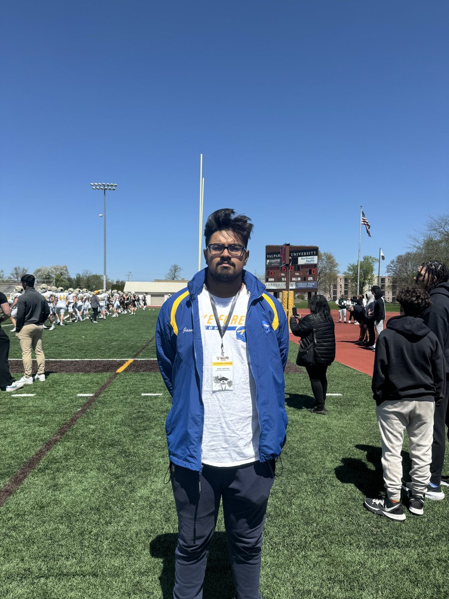 Thank you to the Valpo staff for an amazing visit today! It was great to see the campus and watch the spring ball game! @CoachLFox @CoachBrewster50 @CoachJSmith91 @OLMafia @scoutsfootball1 @LFHS_Scouts