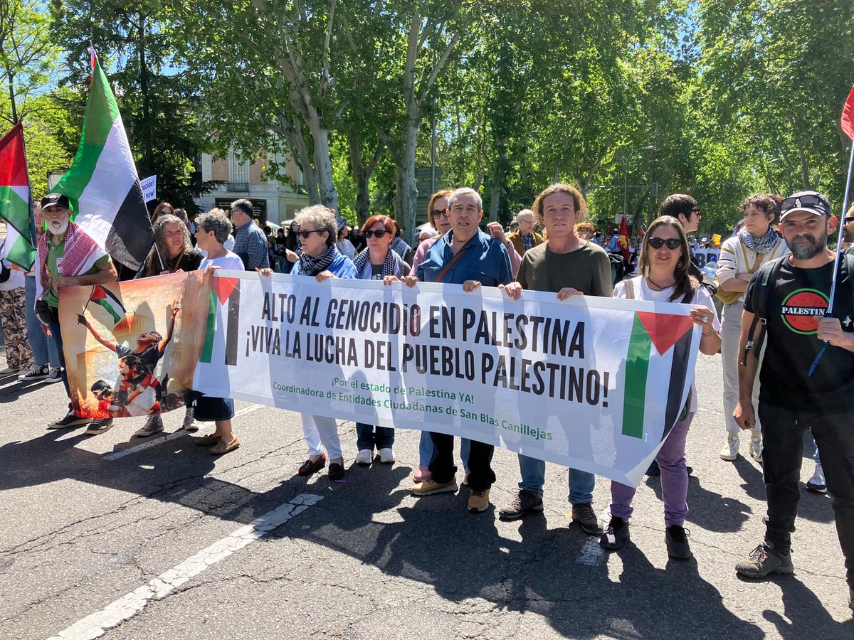 San Blas Canillejas presente en la multitudinaria manifestación  en favor del pueblo palestino celebrada esta mañana 💪🏼🇵🇸

#GazaGenocide‌ #GazaUnderAtack #ısraelTerrorists #PalestinaLibre